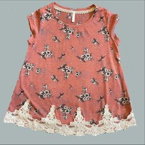 Xhilaration brand, size L short sleeve top with lace edging.